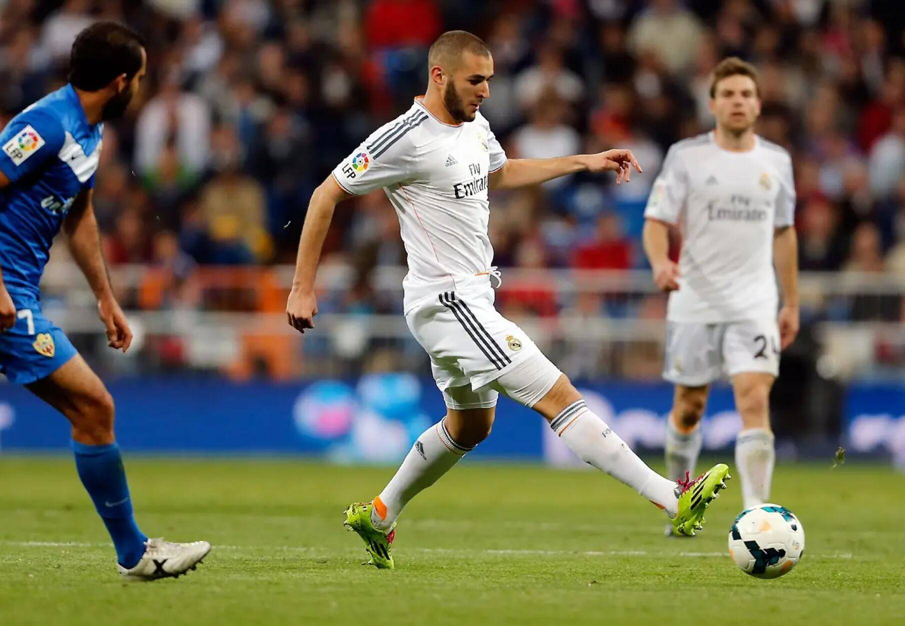 乐动官方网站重磅！底特律活塞围绕社区盾内部沟通比利亚雷亚尔主帅复盘备战欧冠，冲刺阶段阿贾克斯调整名单以备荷甲(比利亚雷亚尔为什么叫黄潜)