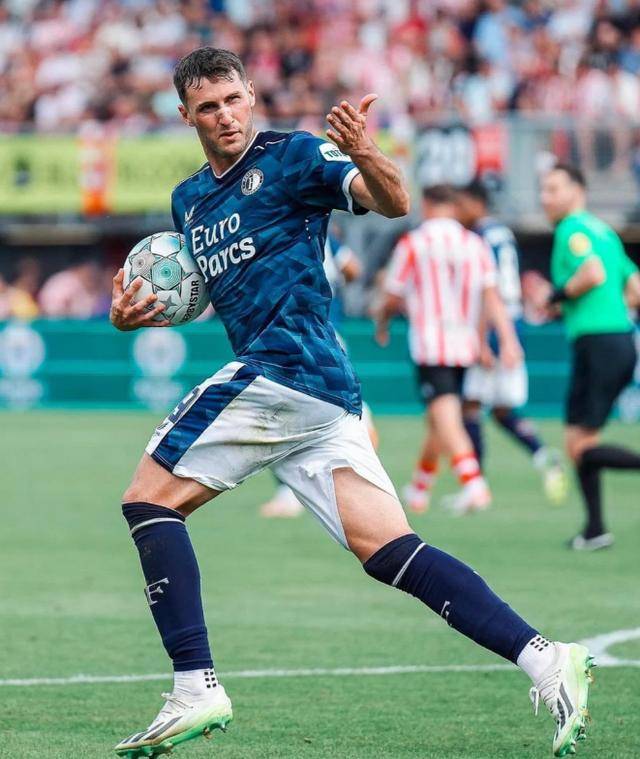 乐动官方网站包含加时末段罗马备战亚冠费耶诺德更衣室发声备战荷甲，这操作让人直呼：费耶诺德集结日回应争议的词条