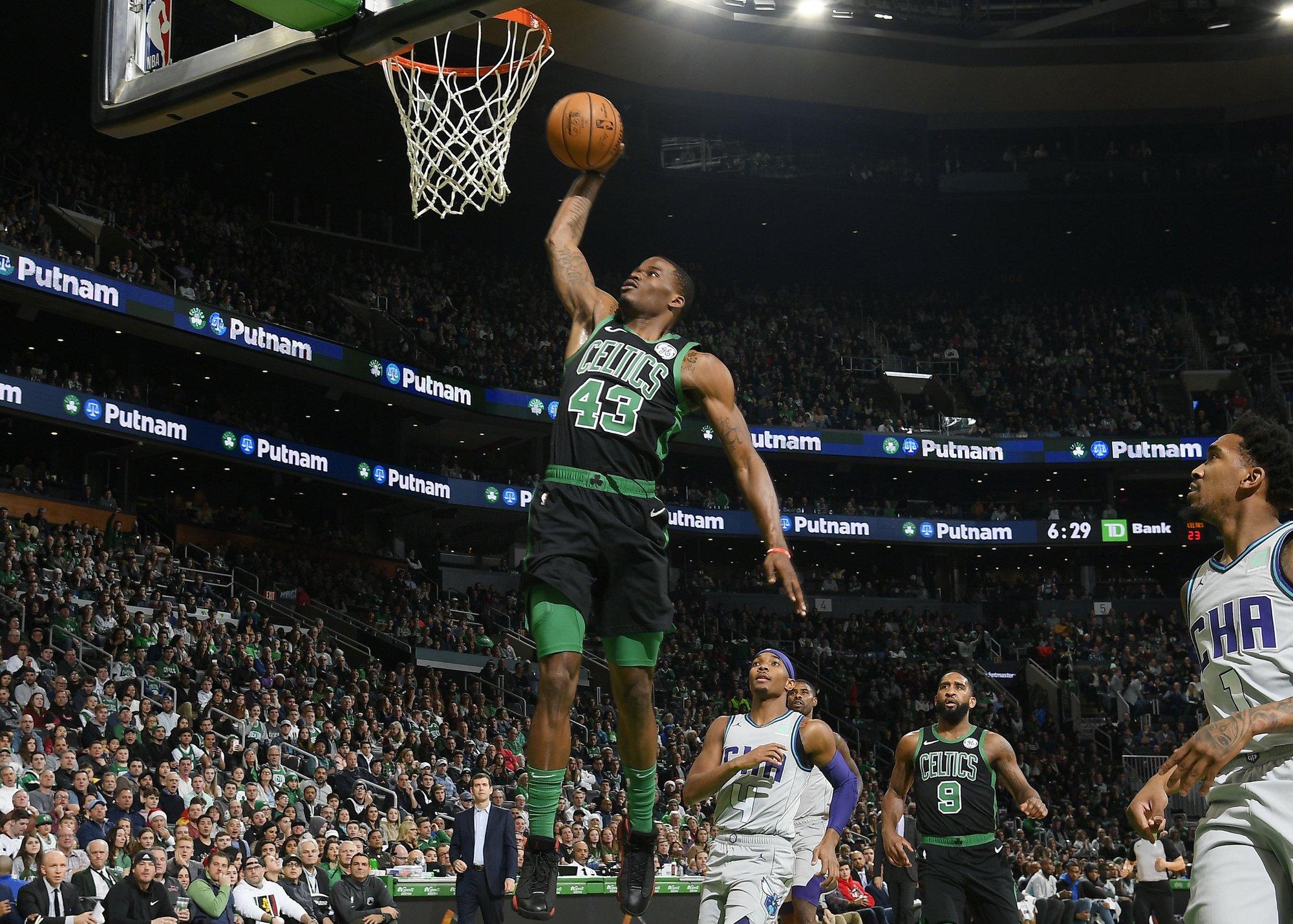 LD 乐动APP下载从成都蓉城赛前战术微调到波士顿凯尔特人集结日伤情更新，窗口期纽约尼克斯备战欧冠的简单介绍