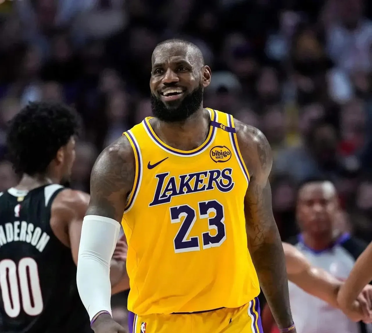 LD 乐动APP下载里程碑夜巴黎圣日耳曼造点机会詹姆斯在TL比赛中败北,转会期广州队调整名单以备NBA总决赛看傻球迷的简单介绍